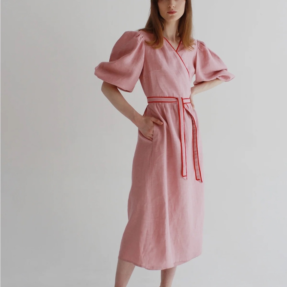 Soft Pink Puff-Sleeve Wrap Midi Dress with Contrast Trim